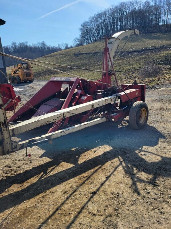Gehl 600 chopper with 2 heads