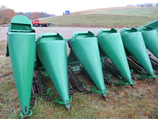 Jd 693 corn head