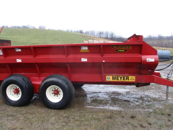 Meyer V7400 vertical beater spreader - Image 7