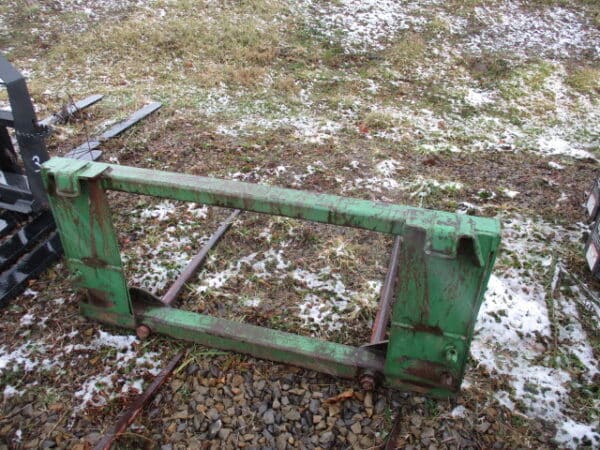 John Deere QT bale spear - Image 3