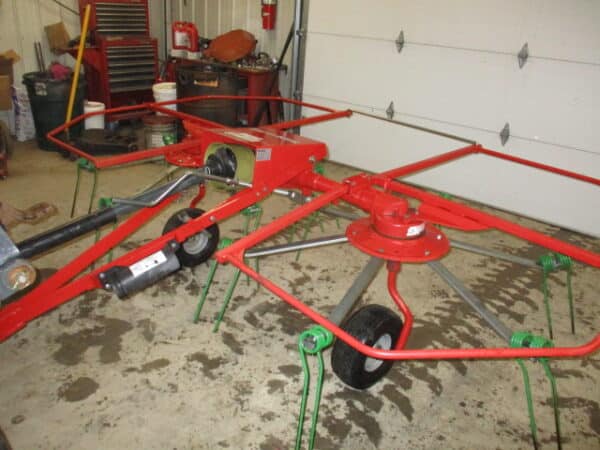 Farm King 2 star 10 ft Tedder