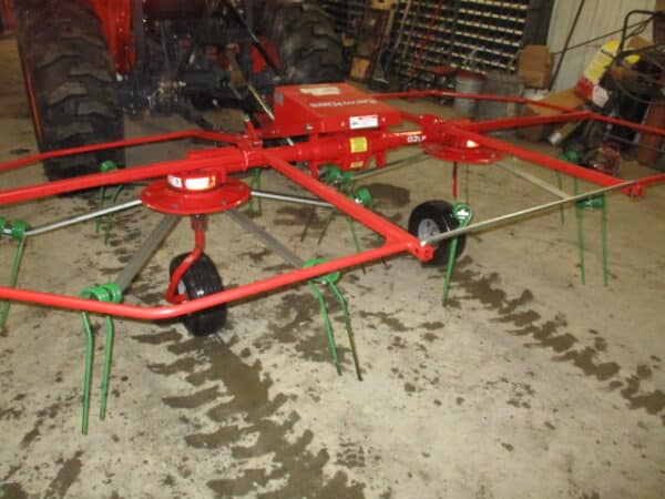 Farm King 2 star 10 ft Tedder - Image 2