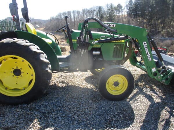 John Deere 5105 2wd tractor with loader - Image 2