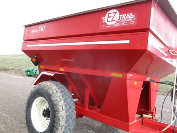 E Z Trail 510 Grain Cart - Image 4