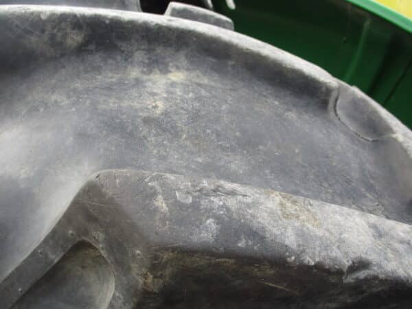 John Deere 5205 4wd  Loader - Image 2