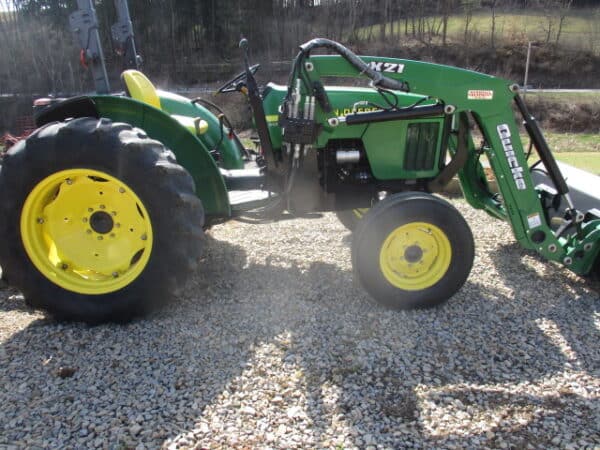 John Deere 5105 2wd tractor with loader