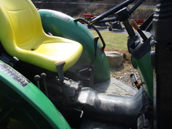 John Deere 5105 2wd tractor with loader - Image 5