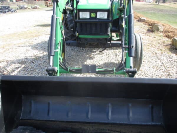 John Deere 5105 2wd tractor with loader - Image 3