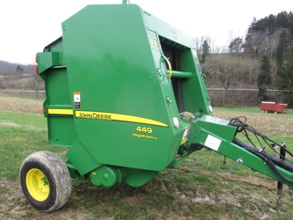 John Deere 449 Round Baler