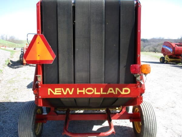 New Holland 638 Round Baler - Image 2
