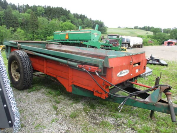 New Idea 217 Spreader - Image 6