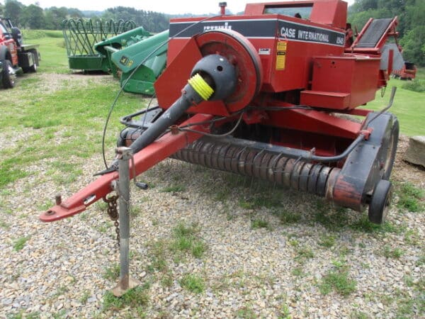 Case IH  8545 inline square baler - Image 3