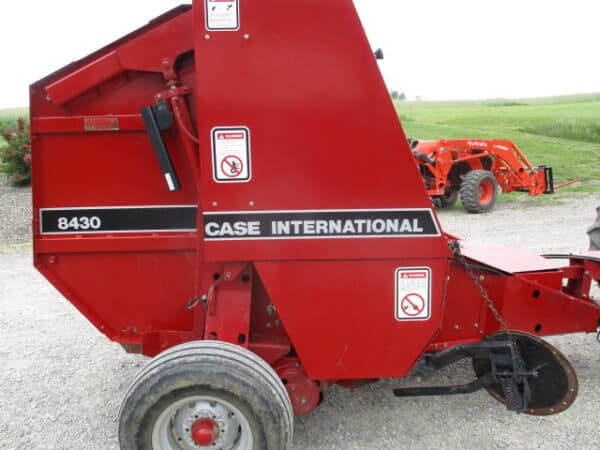 Case IH 8430 round baler