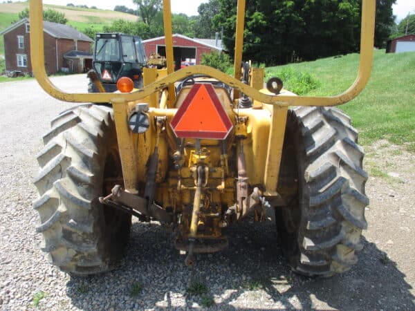 IH 2400 2wd loader - Image 5