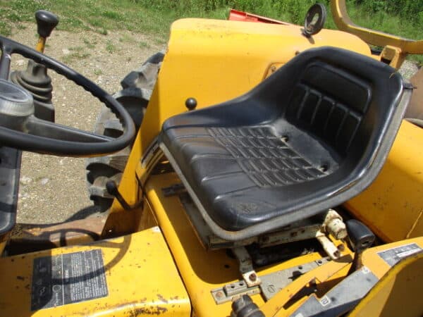 IH 2400 2wd loader - Image 4