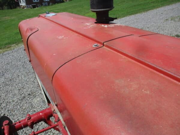 IH 666 2wd tractor - Image 3