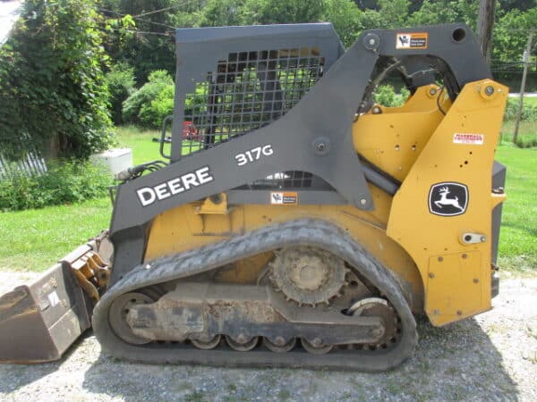 Deere 317G  Track Skid Loader