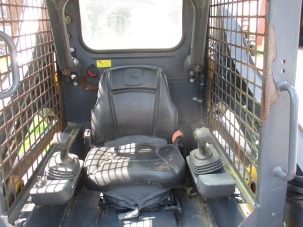 Deere 317G  Track Skid Loader - Image 3
