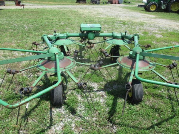 John Deere 752 4 star tedder - Image 2