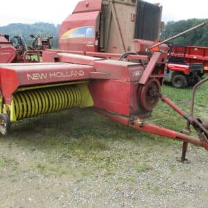 New Holland 275 square baler