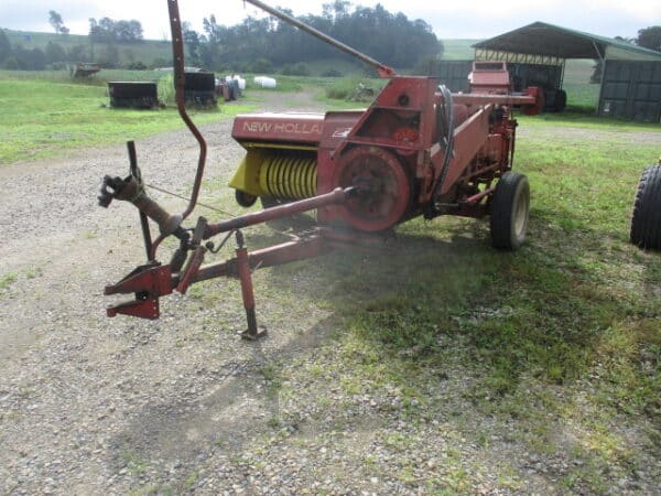 New Holland 275 square baler - Image 5