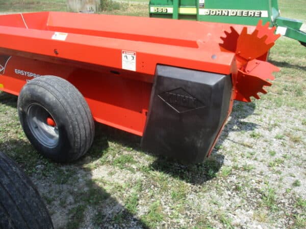 Kuhn 1215 pto spreader - Image 5