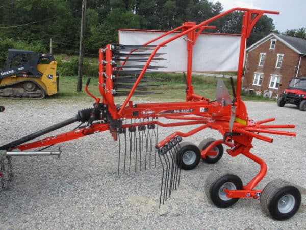 Kuhn  GA4231 T Rotary Rake - Image 3