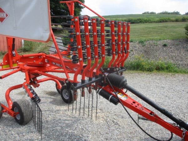 Kuhn  GA4231 T Rotary Rake - Image 5