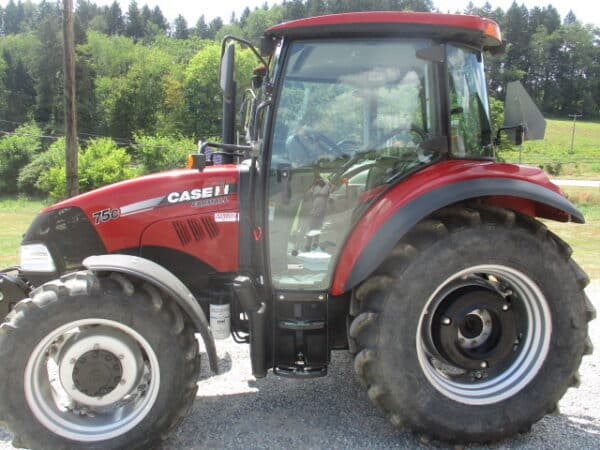 Case IH Farmall 75C  4wd cab - Image 4