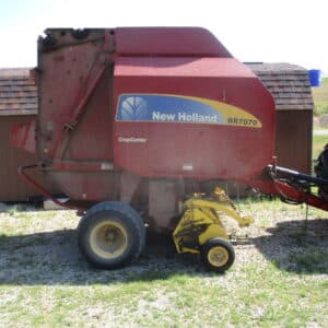 New Holland BR7070 round baler , silage cutters