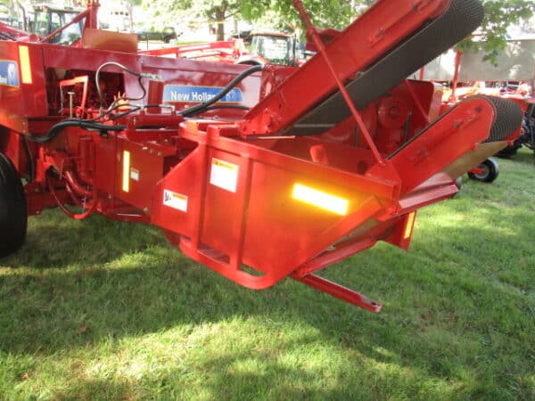 New Holland  BC 5070  Square Baler - Image 3