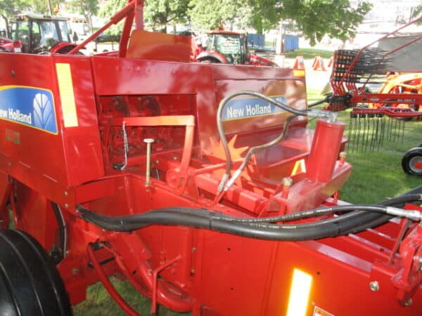 New Holland  BC 5070  Square Baler - Image 2