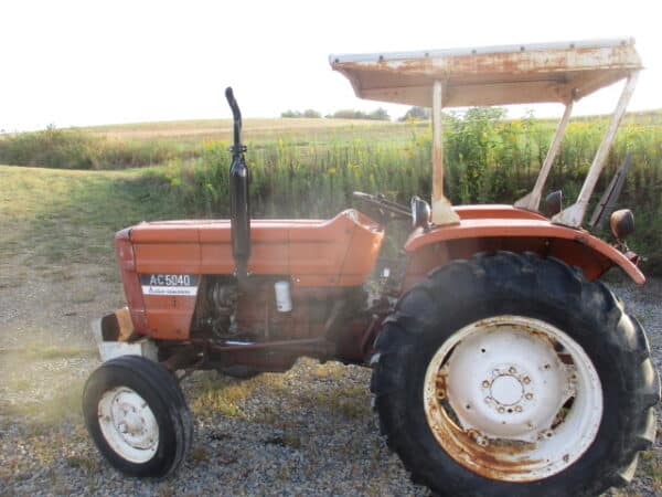 AC 5040 tractor - Image 2
