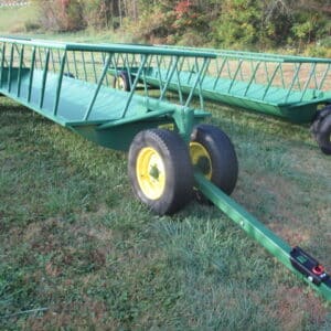 Stoltzfus 5 x20 feeder wagon
