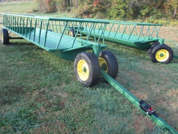 Stoltzfus 5 1/2 x20 feeder wagon