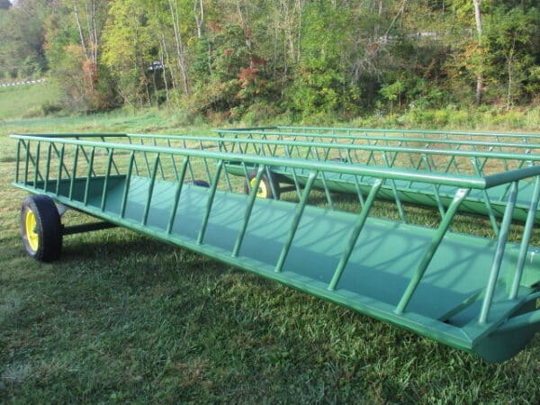 Stoltzfus 5 1/2 x20 feeder wagon - Image 2