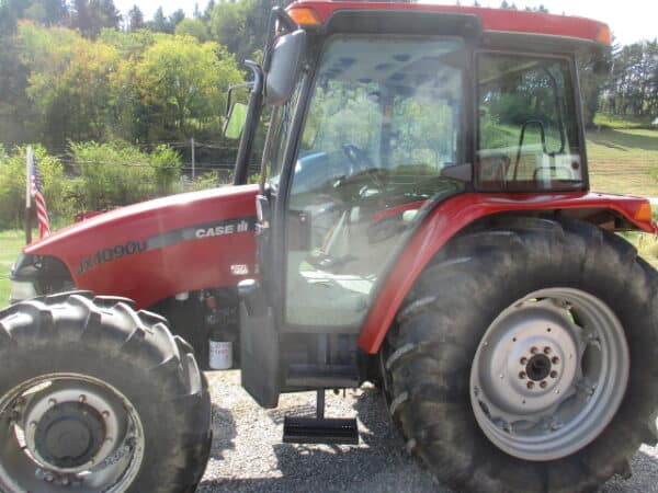Case IH JX1090U 4wd  cab - Image 6