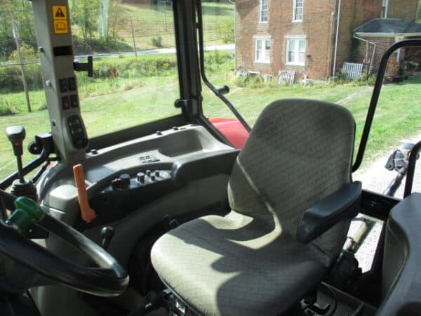Case IH JX1090U 4wd  cab - Image 3