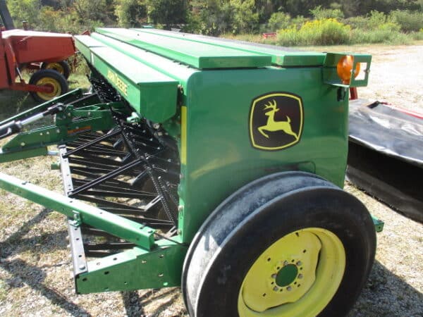 John Deere BD1110 grain drill
