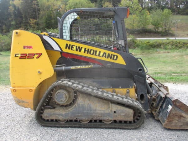 New Holland  C227 track loader - Image 5