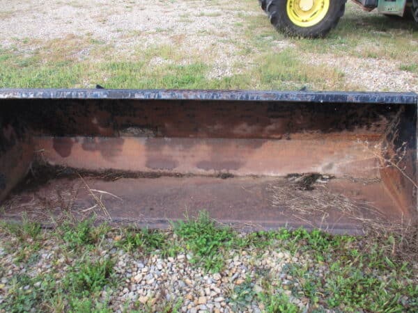 HLA 8ft skid steer bucket - Image 2