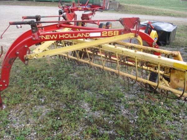 New Holland 258 Rake