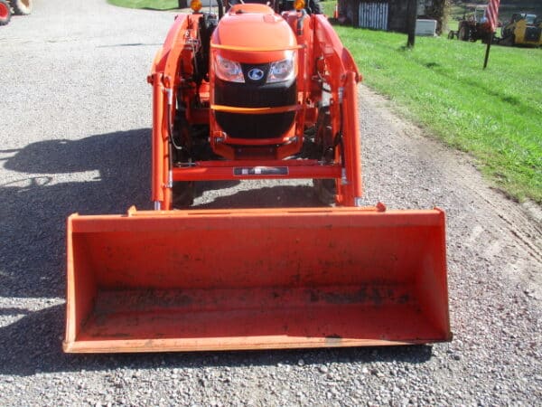 Kubota L3301  4wd Loader - Image 5