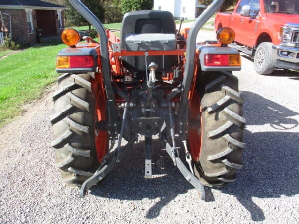 Kubota L3301  4wd Loader - Image 2