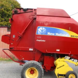 New Holland BR7070 round baler , silage cutters