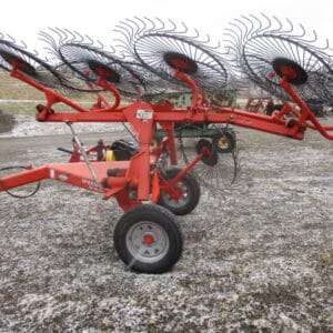Kuhn SR110 GII 10 wheel hay rake