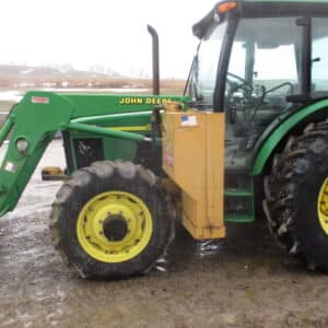John Deere 5520 4wd cab loader , mower