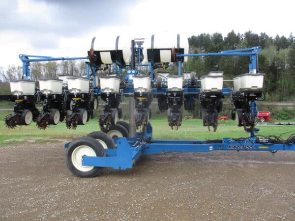 Kinze 3500 8 row planter with interplants - Marshall Equipment LLC