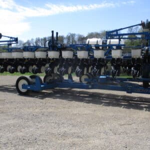 Kinze  3600  12 row with interplants