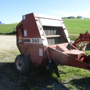 Hesston 540 Round Baler